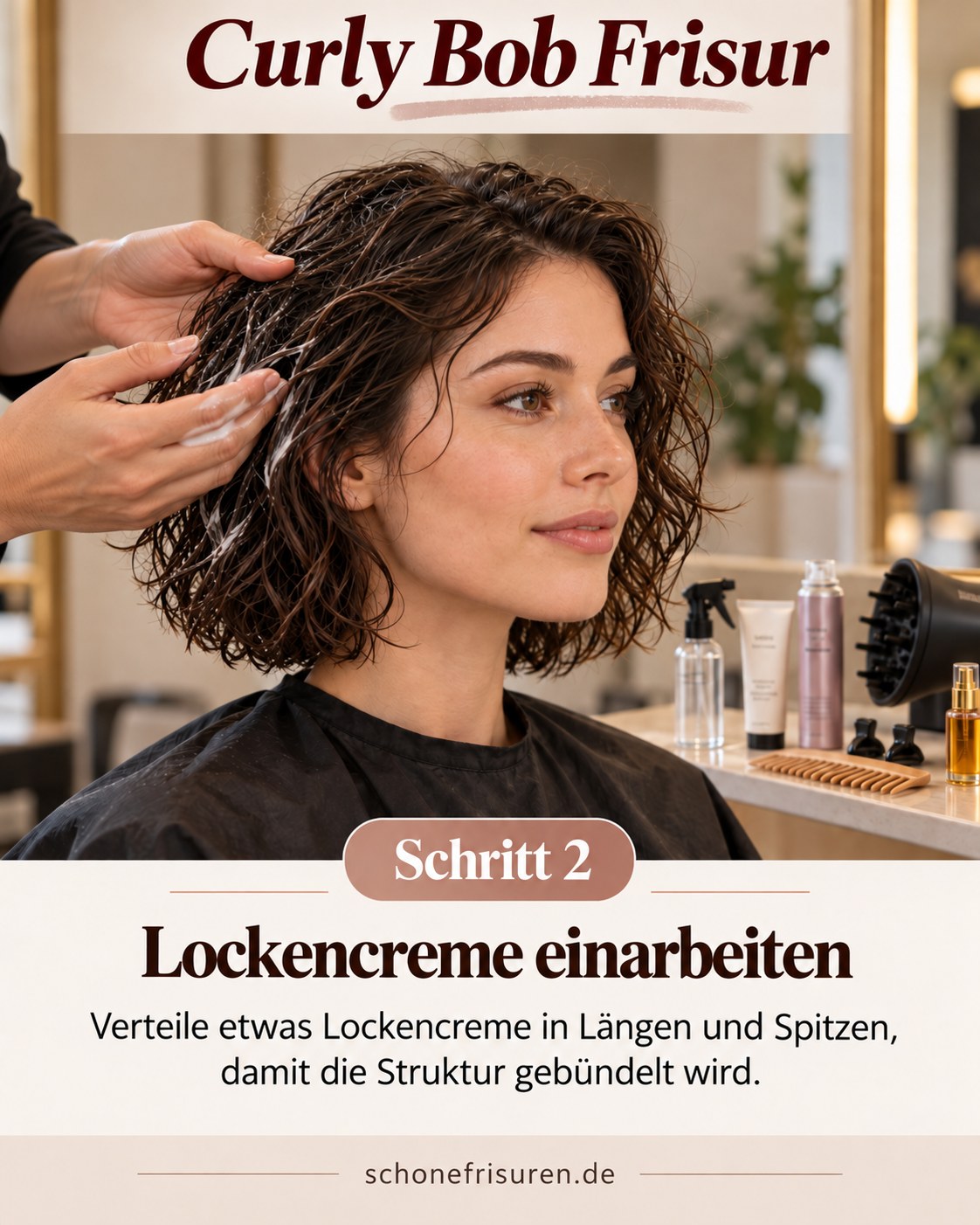 Curly Bob Frisur mit eingearbeiteter Lockencreme für gebündelte Locken