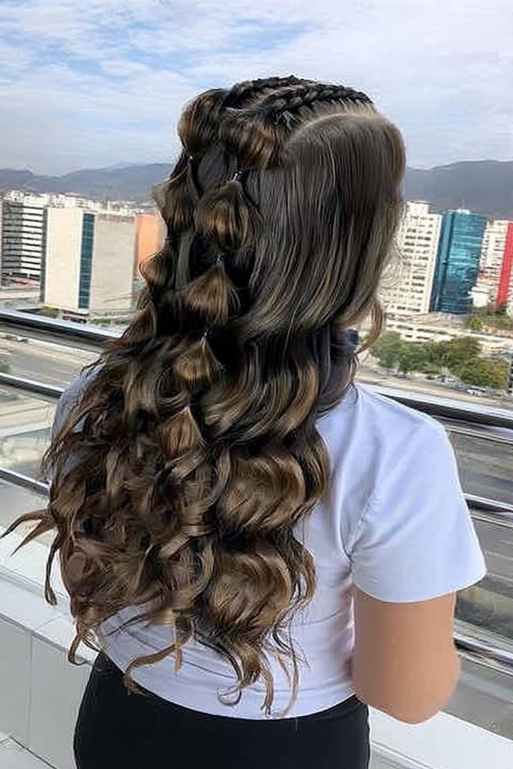 Chaotischer Messy Bun