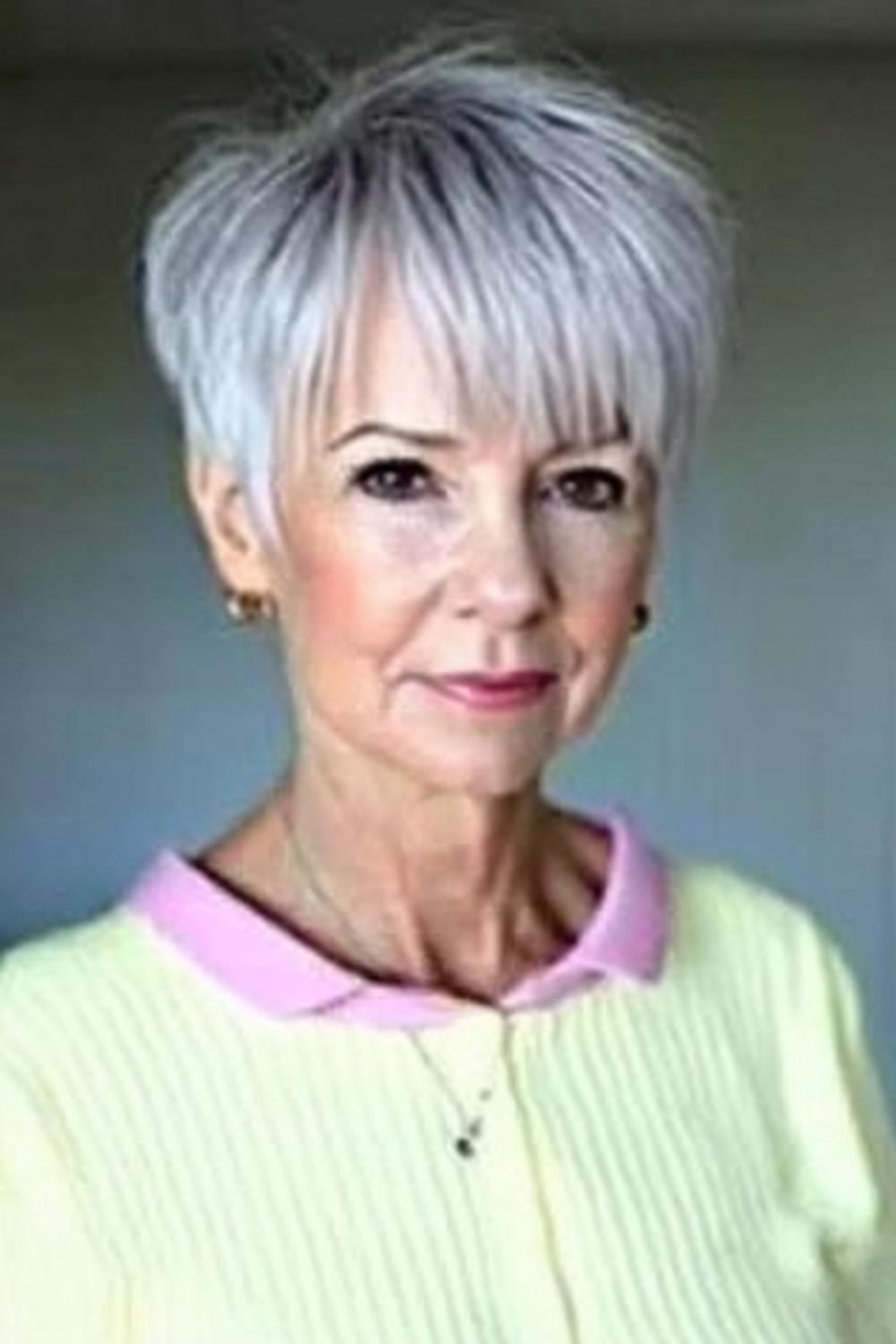 Welliger Fransen-Bob