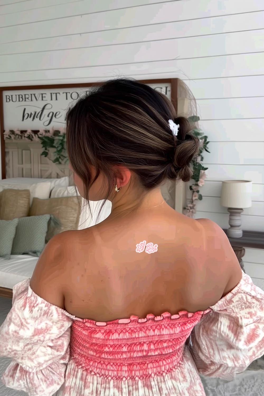 Tiefer Dutt mit Face-Framing